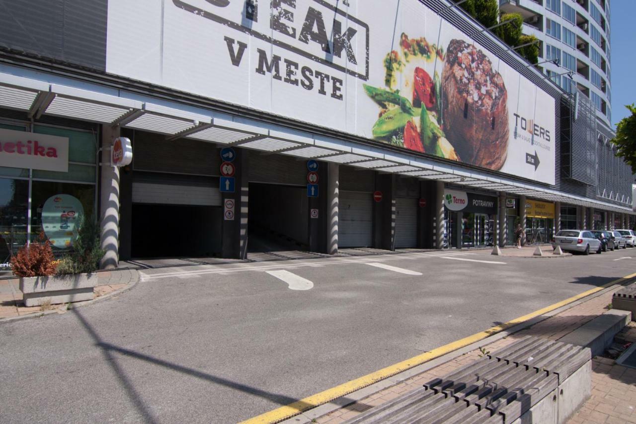 Bajka 09 -Self Check - Free Parking Bratislava Exterior foto